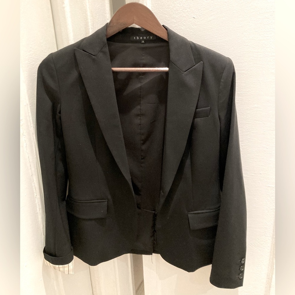 Theory classic black womens blazer, size 2, worn twice